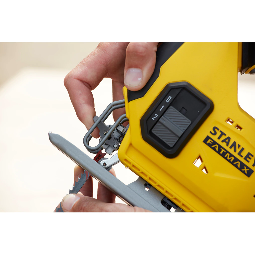Stanley Fatmax Coffret V20 18V Scie Sauteuse Pendulaire avec 2 Batteries 4.0AH