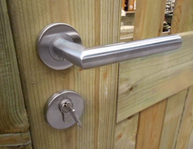 Serrure inox Yale